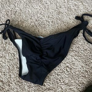 Ruched bikini bottom black